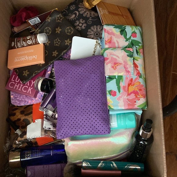 Random goodies! 5 items for $25! Read description! - Picture 8 of 9